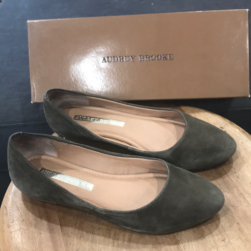 Audrey Brooke suede flats Olive w/ box